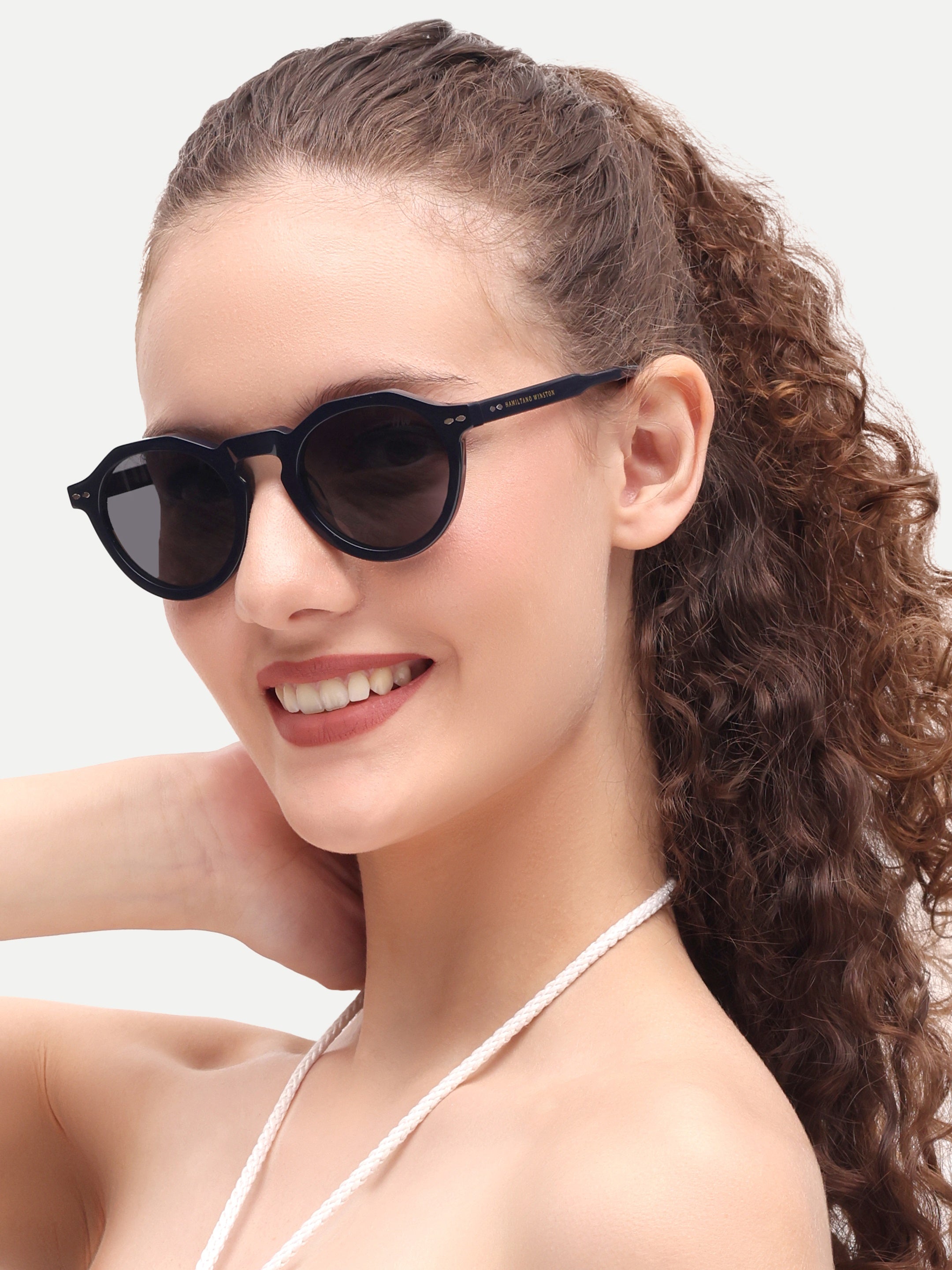 Black Women Round UV Protected Sunglasses
