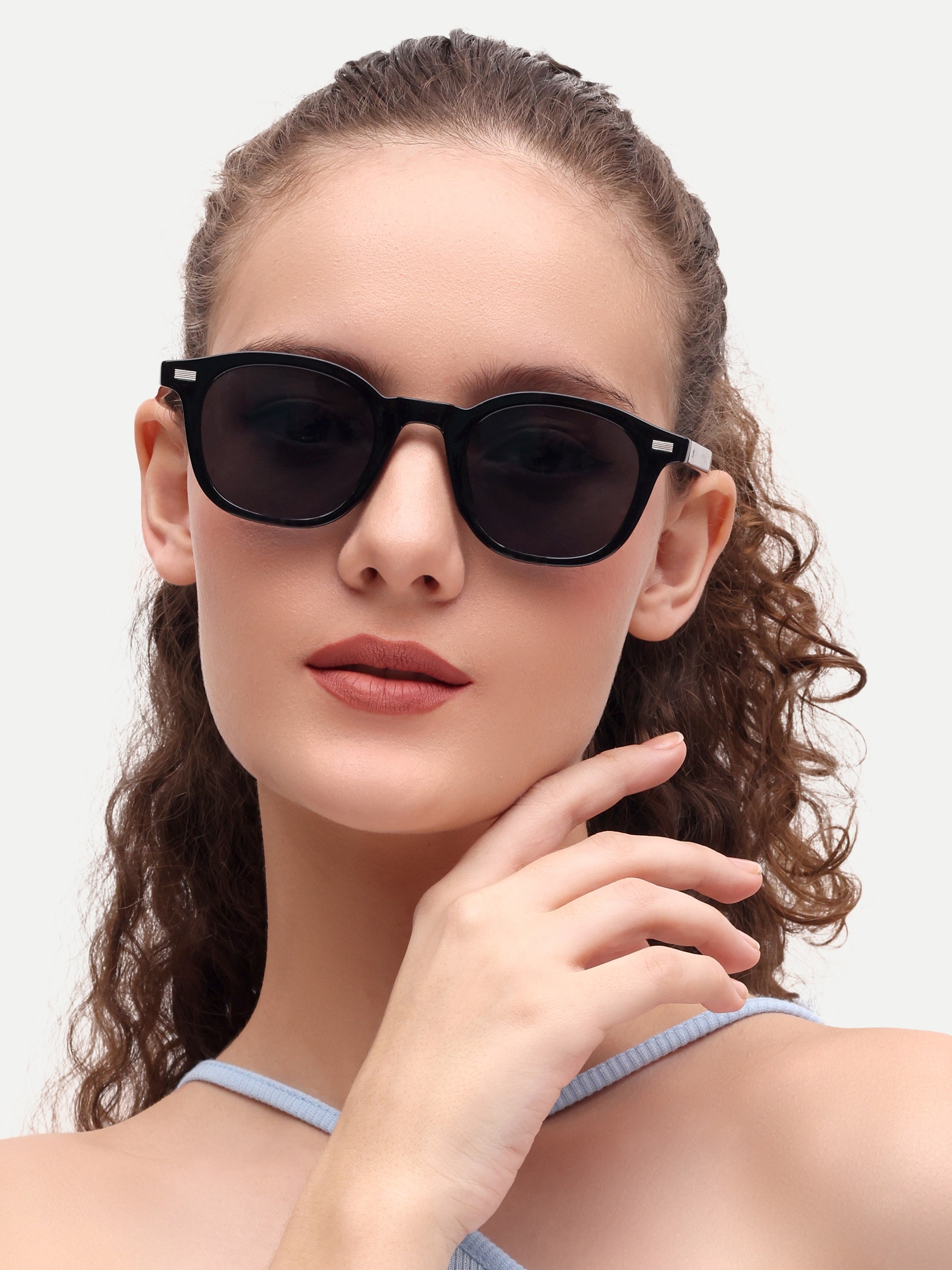 Black Oval Women UV Protected Sunglasses
