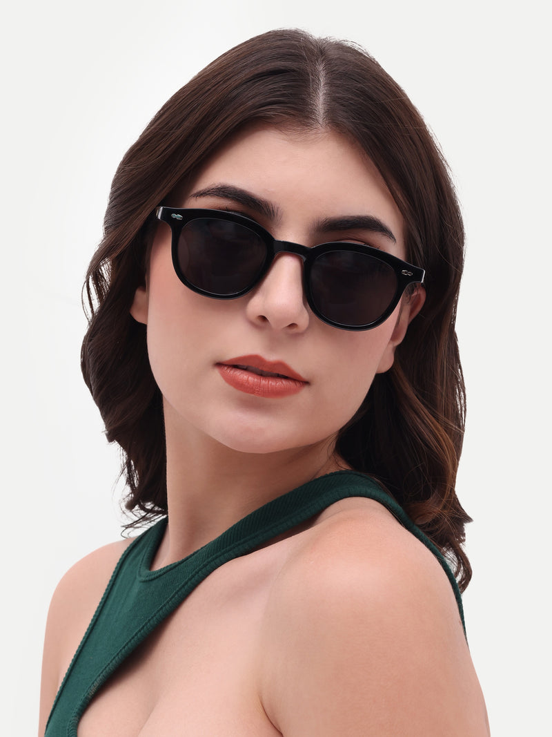 Women's Black UV Protected Round Premium Sunglasses