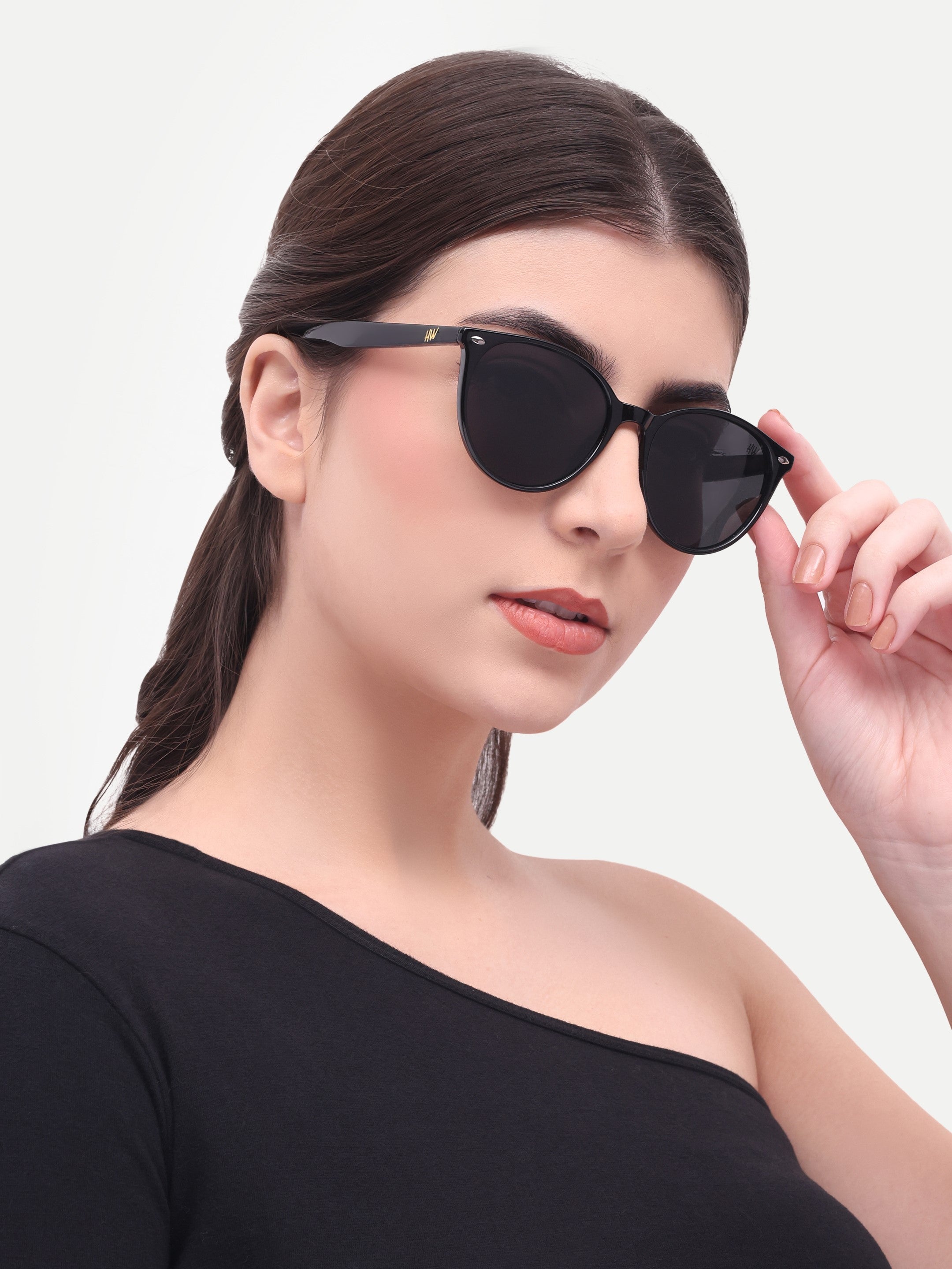 Women's Black Oval UV Protected Sunglasses