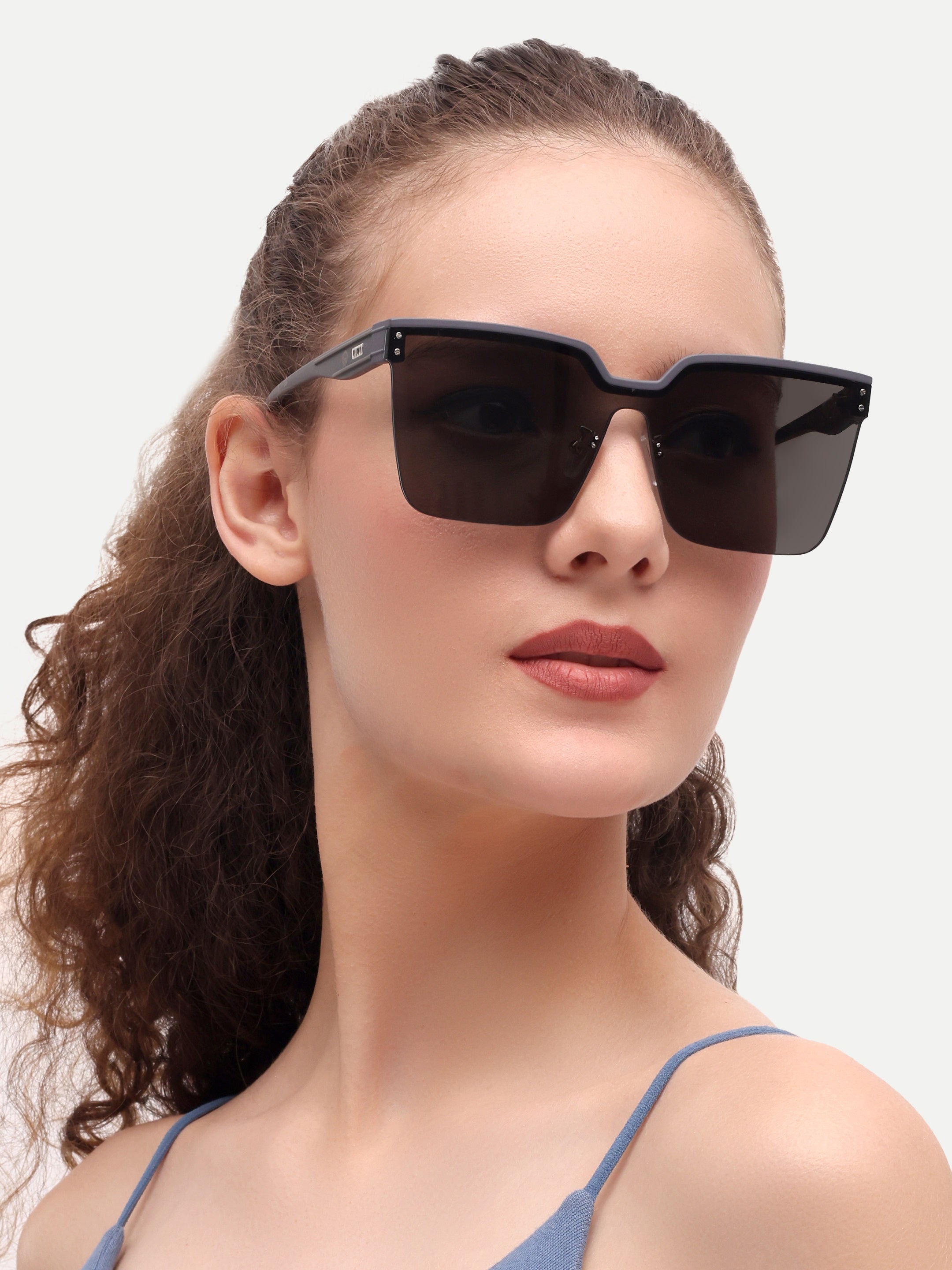 Black Square Women UV Protected Sunglasses
