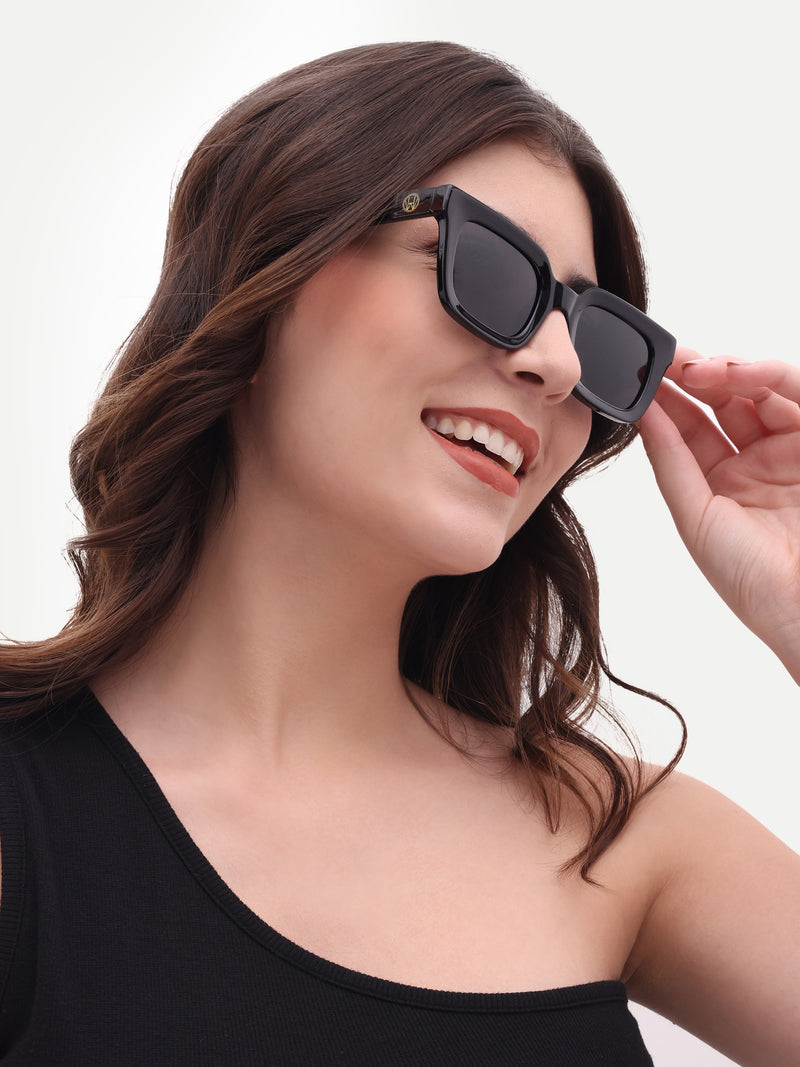 Women's Black UV Protected Rectangular Sunglasses