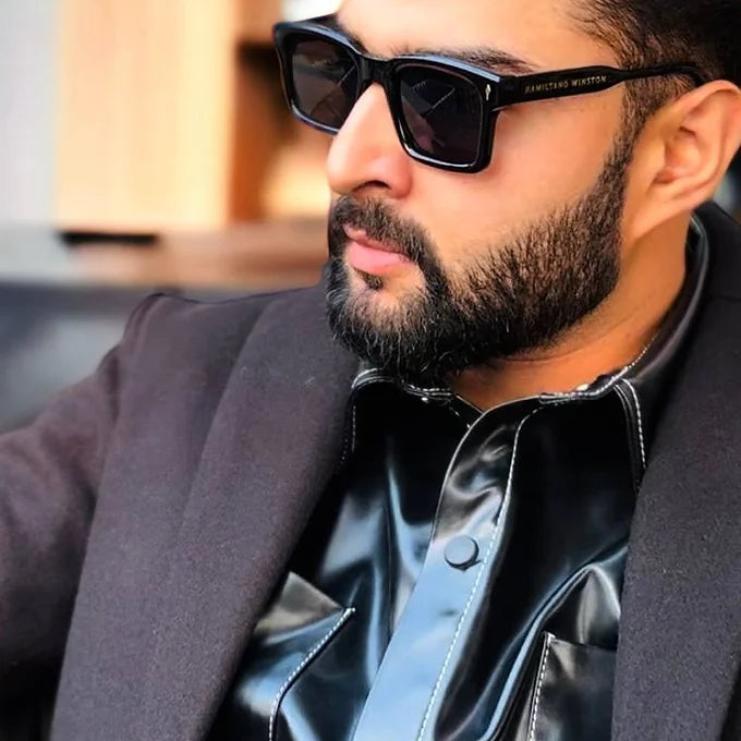 HW BASIC BLACK WAYFARER