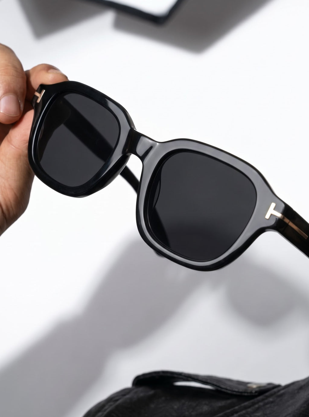 Supreme Black Uv-Protected Men Sunglasses