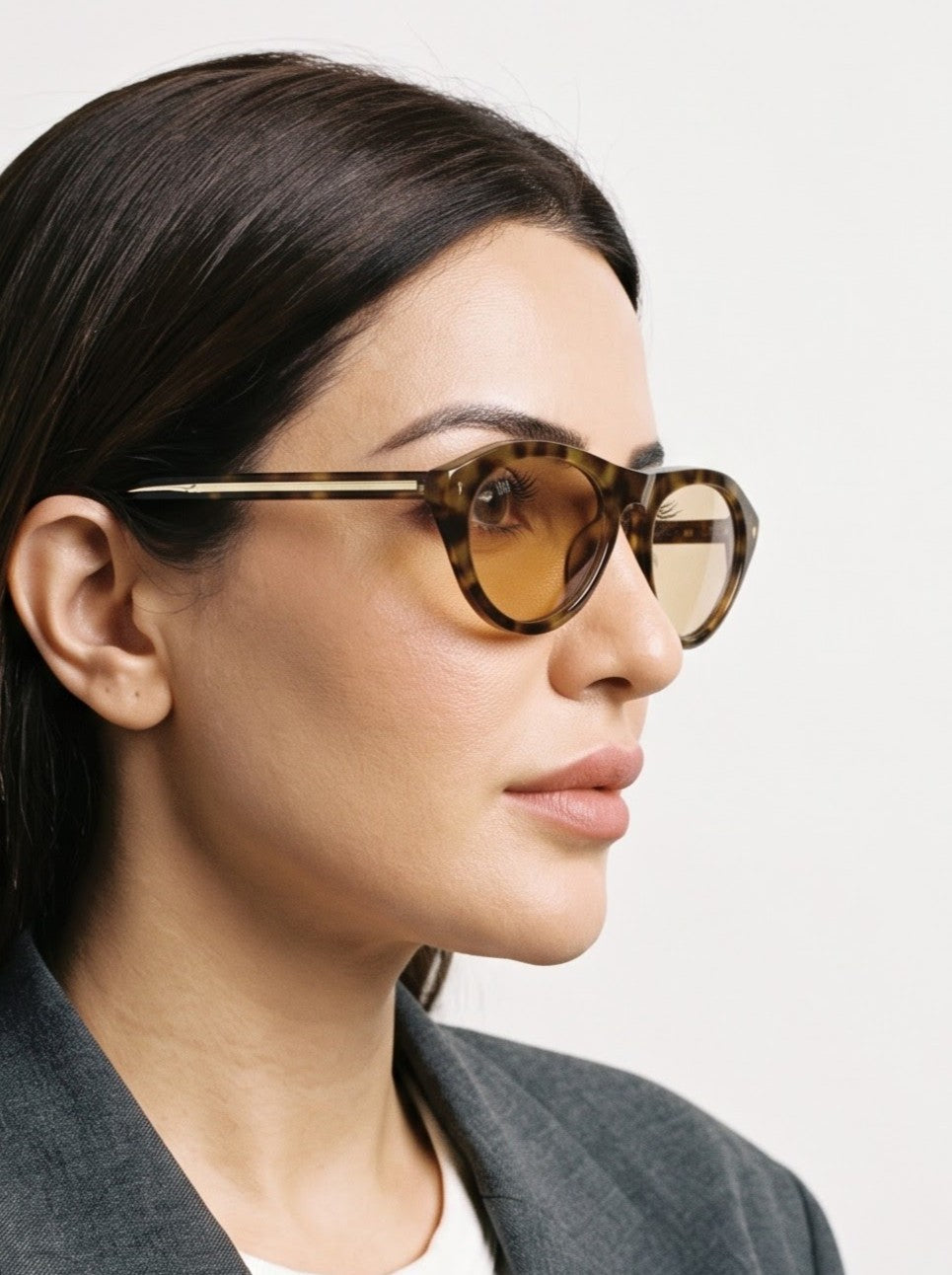 Regalis Leopard Peach Oval Women Sunglasses