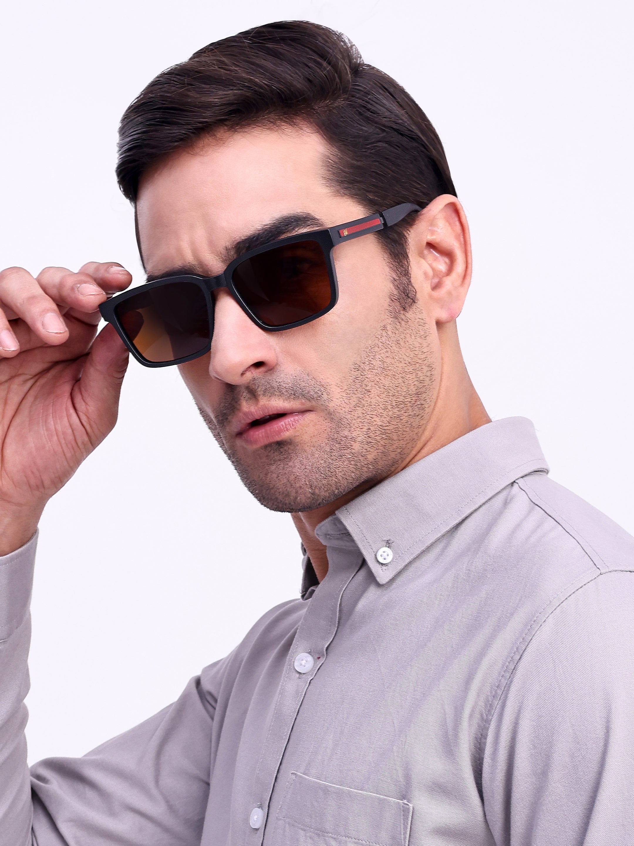 Men Wayfarer UV Protected Sunglasses Brown